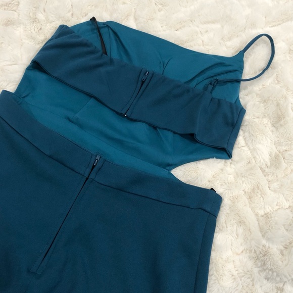 NWOT NEVER WORN Special Occasion long maxi dress with beautiful cutouts - Picture 10 of 11